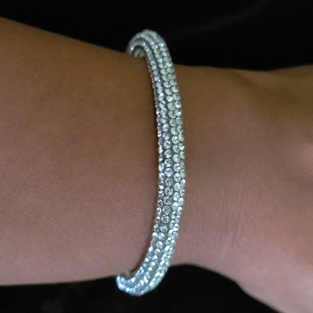 Elegant, beautiful bracelet, all occasion jeweled, Wrap Style rhinestones NWOT - Picture 4 of 5